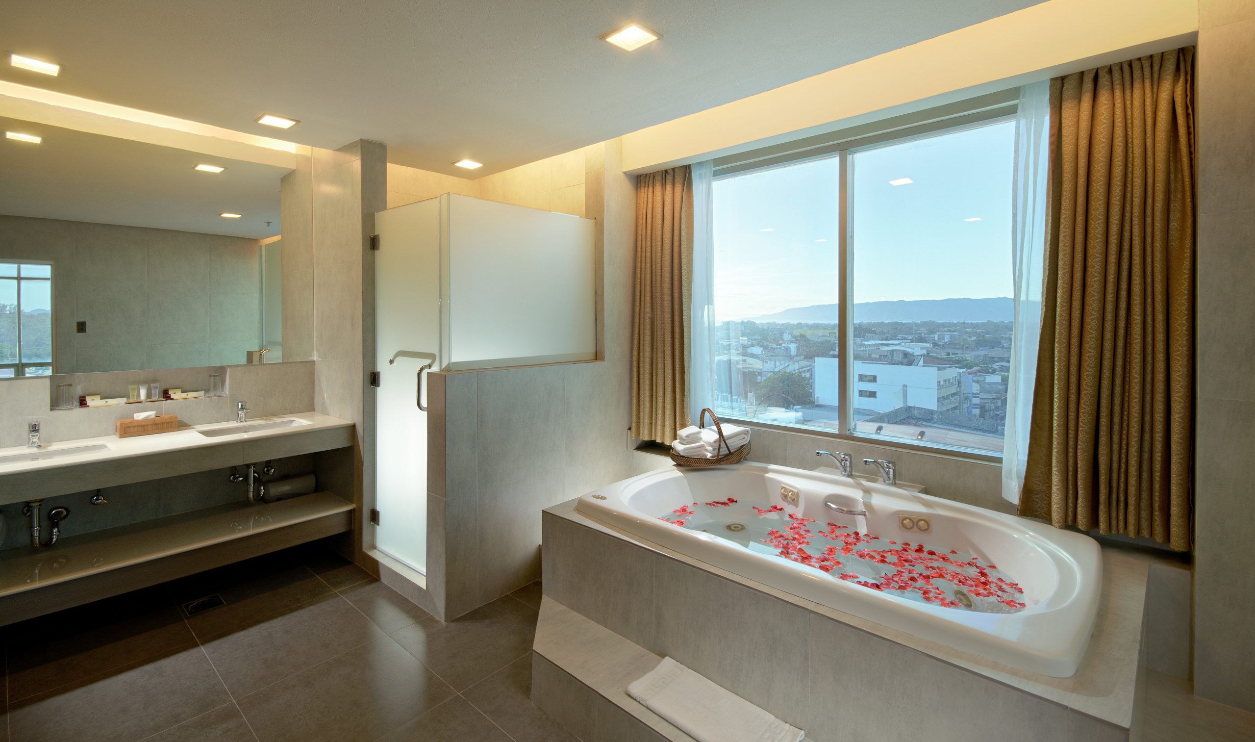 35 Presidential Suite Living Room (2)
