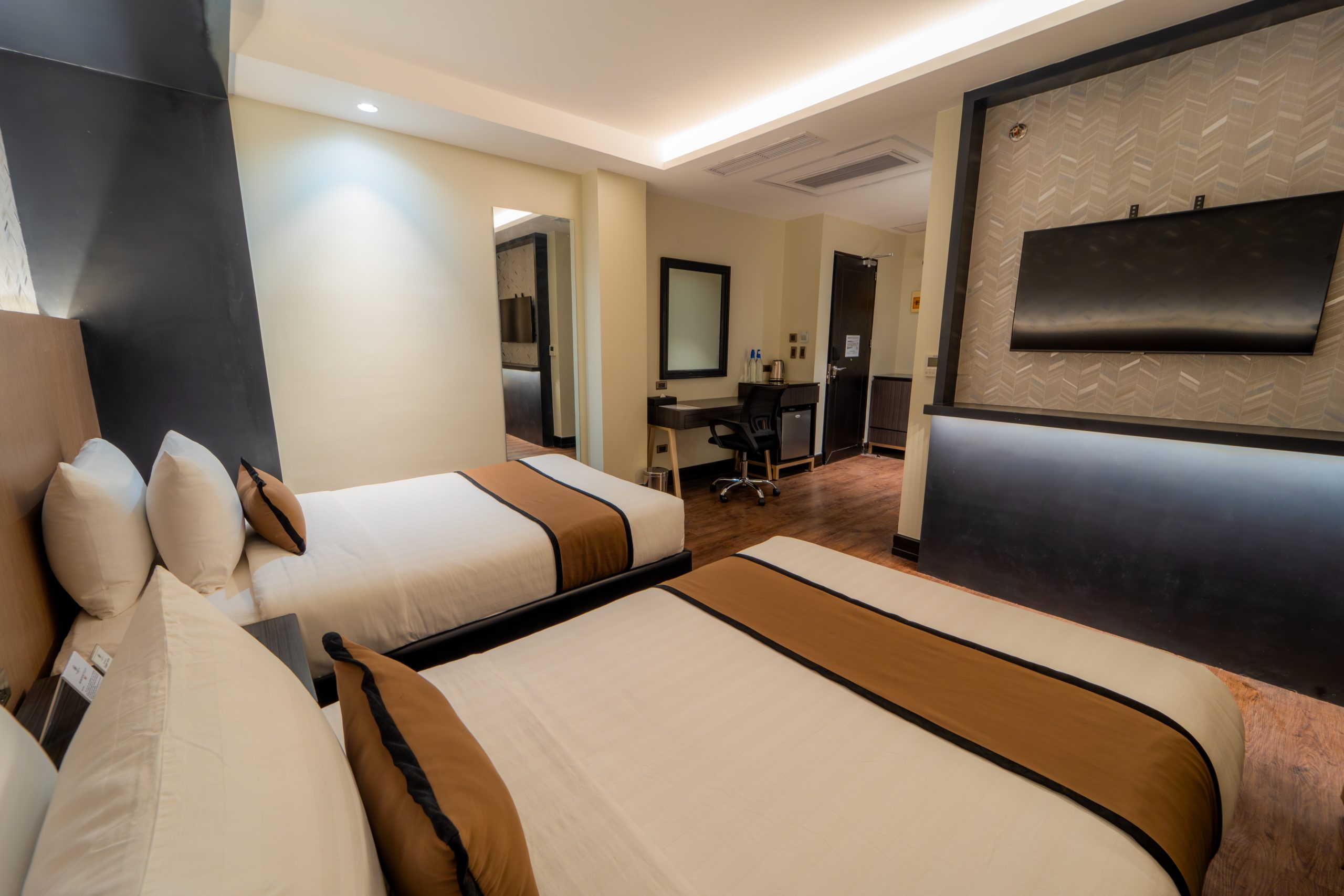DELUXE TWIN BED (1) (2)